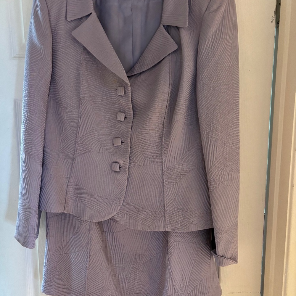 Albert Nipon ladies dress suit